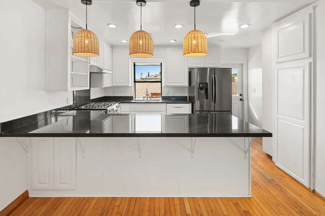 Photo - "Charming Coastal Retreat: 3-Bedroom Sanctuary on Agate Street, San Diego"