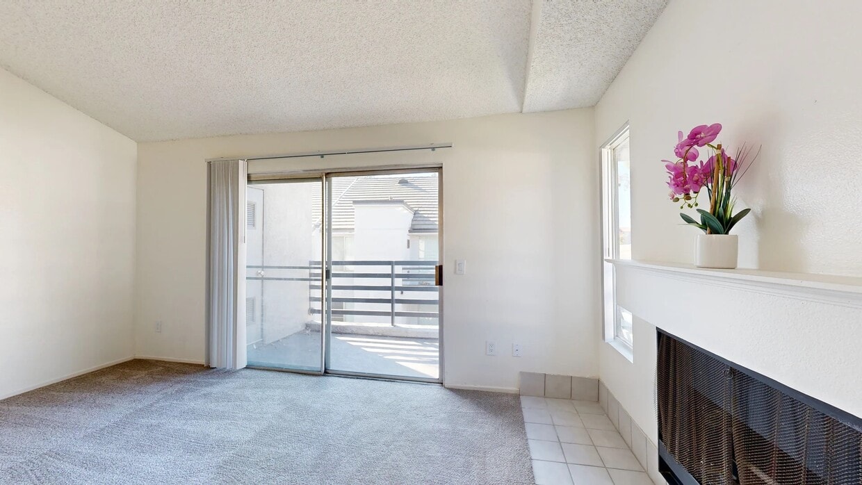 3D Tour - Lomita Court