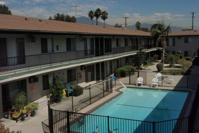 Photo - 7025 Rosemead Blvd Unit 04