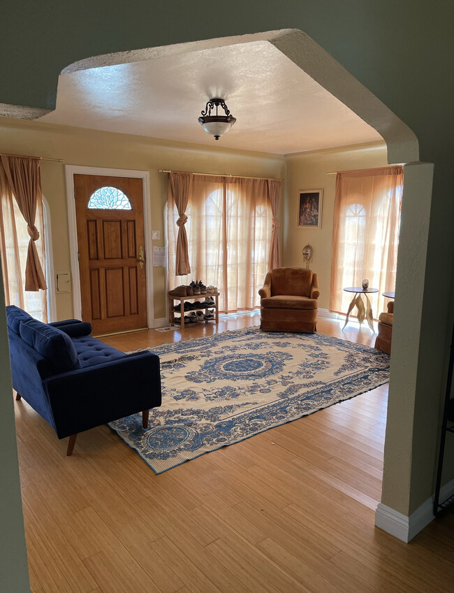 Formal Living Room - 1141 S Alma St House Unit 1141