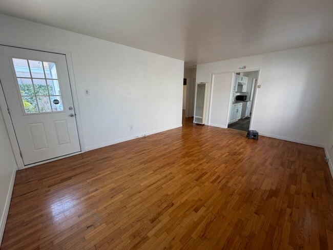 Photo - 2111 Plant Ave