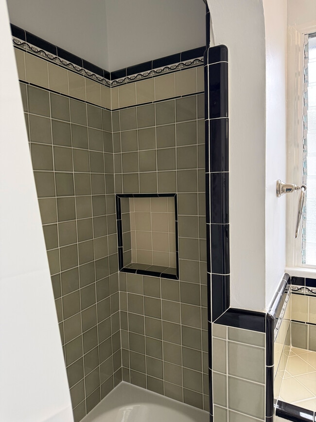 Photo - 617 W Glenoaks Blvd Unit 617