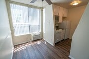 Photo - 641 Gayley Ave