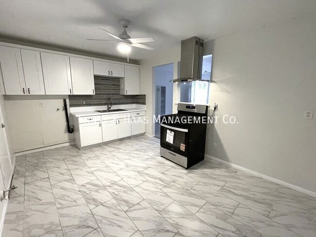 Building Photo - 6959 N Atlantic Pl