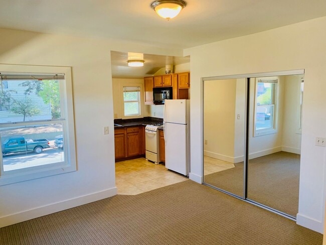Building Photo - 510 20th St Unit 510 20th Street #1