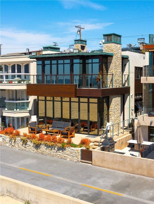 Photo - 3124 The Strand