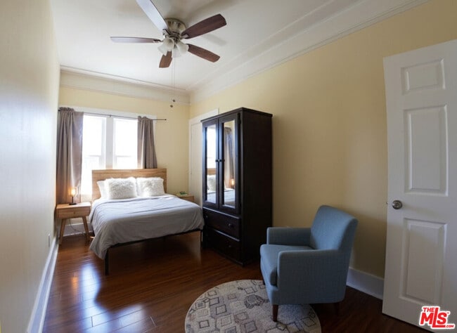 Photo - 2928 Walton Ave Unit 2930