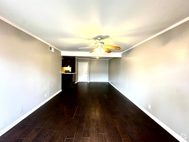 Building Photo - Spacious Renovated 2 bed +2 bath condo in ... Unit 230