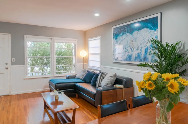 Photo - 1032 Palms Blvd