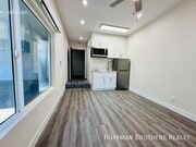 Photo - 1847 Winona Blvd Unit 27