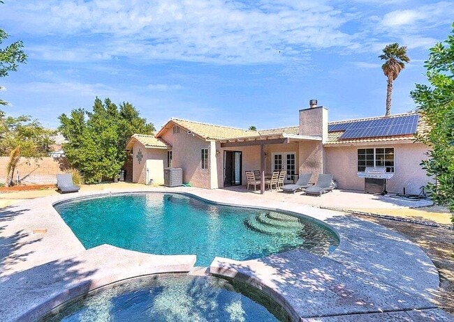 Building Photo - Long Term Rental with Pool