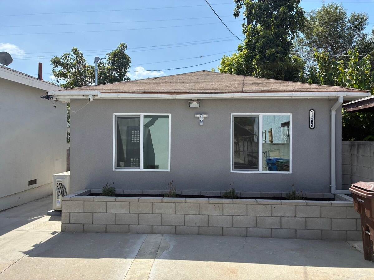 Photo - 11206 Walnut St