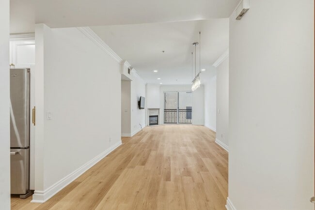 Building Photo - Massive Three Bedroom Two Bath Condo Available now! Unit 204