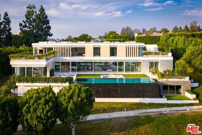 Photo - 642 Perugia Way