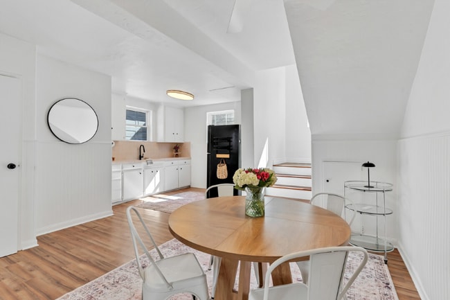 Photo - 3120 Emerson St Unit Street Level