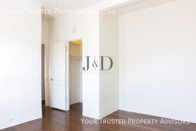 Photo - 2828 30th St