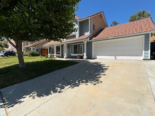 3-Bedroom Home with Sun Room, Solar, and B... - 3-Bedroom Home with Sun Room, Solar, and B...