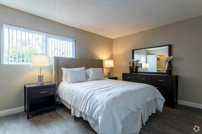 1 BR, 1 BA - 450 SF - The Madison