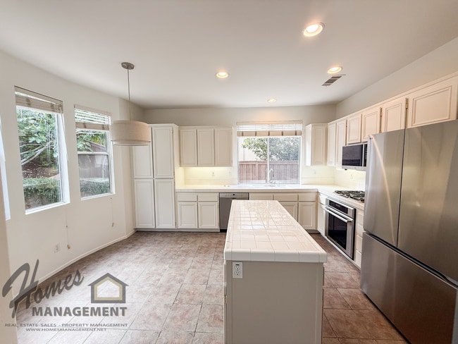 Building Photo - Homes Management - Carlsbad Home