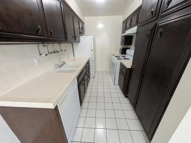 Photo - 12235 Pacific Ave Unit 104