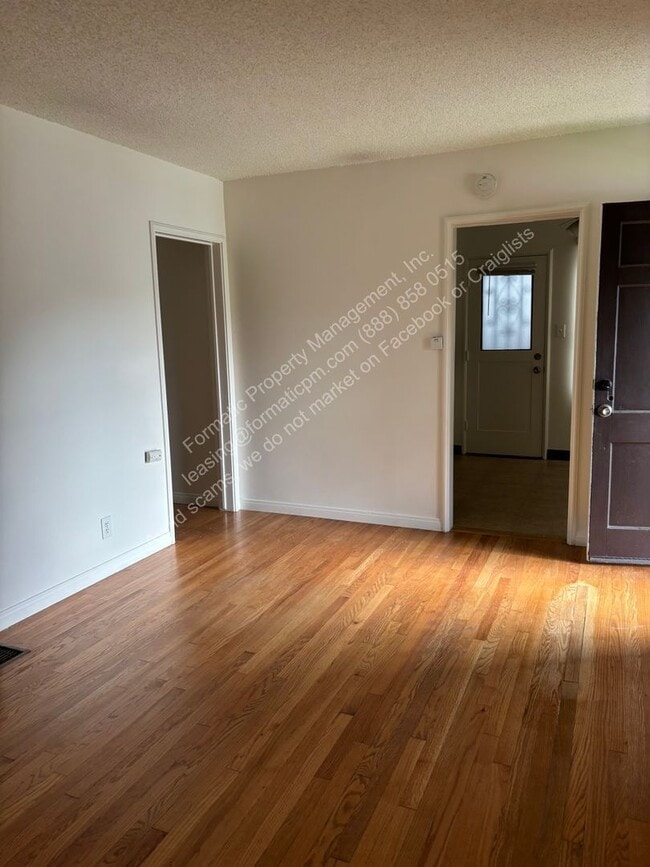 Photo - 930 N 1st St