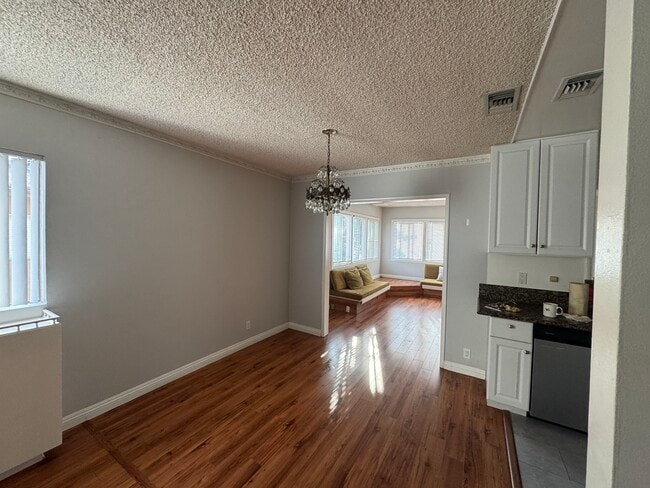 Photo - 5208 Wilkinson Ave Unit 4