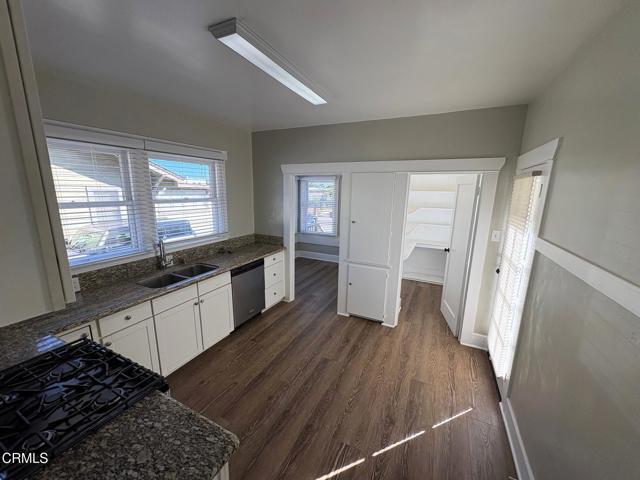 Photo - 1584 E Thompson Blvd