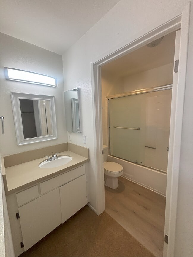 Photo - Gateway Court