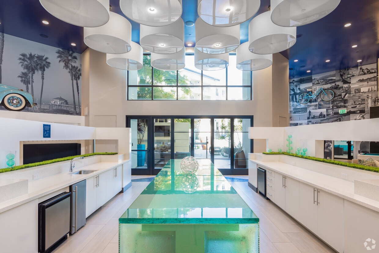 3D Tour - Elan Huntington Beach