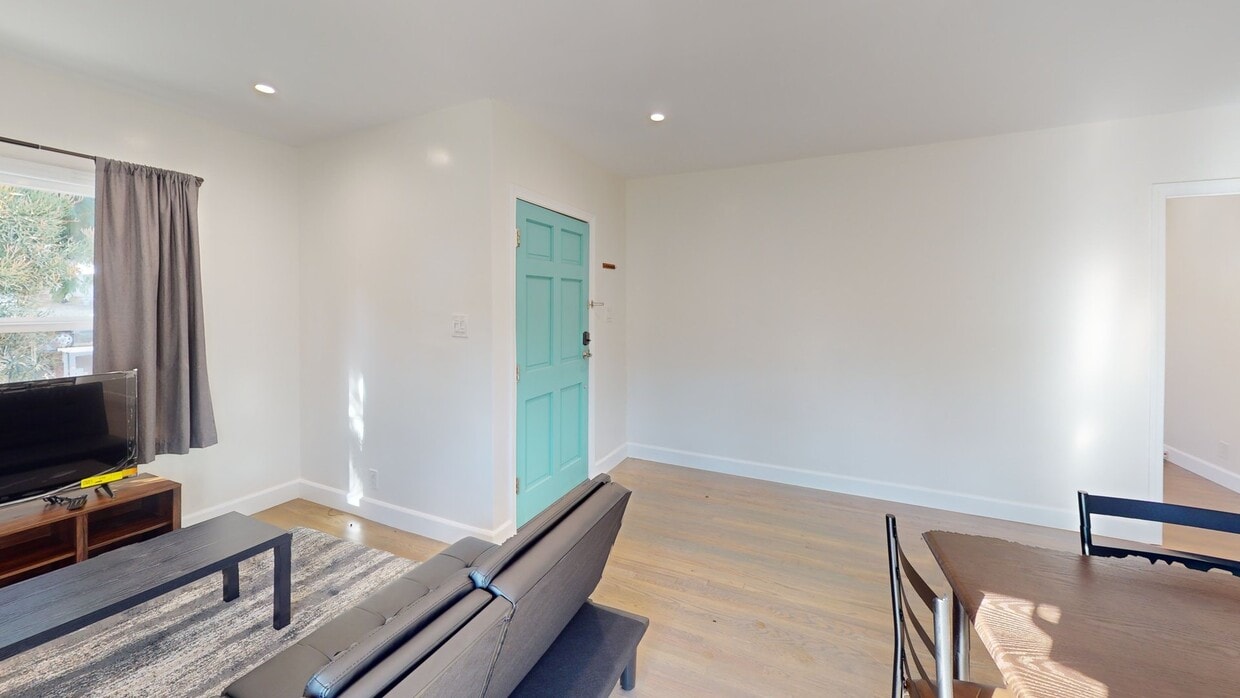 3D Tour - Private bedroom in 4 bed/2 bath Home Unit B