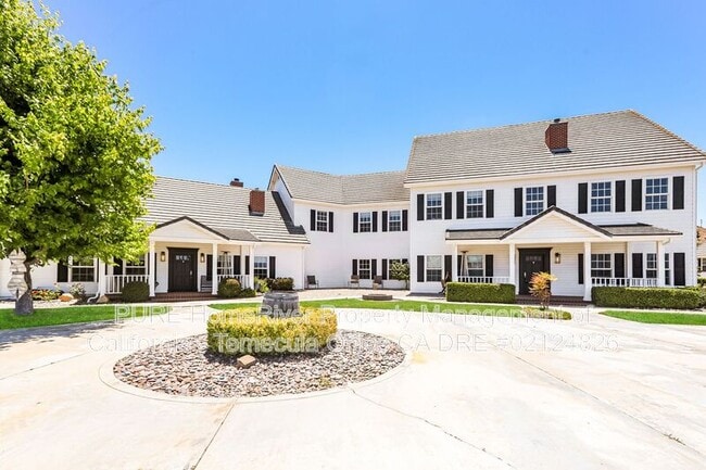 Building Photo - 36475 Avenida La Cresta