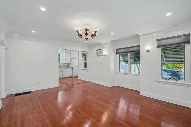 Photo - Charming 2-Bedroom Back House in Prime Pasadena Location