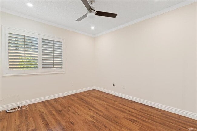 Photo - 14915 W San Fernando Mission Blvd