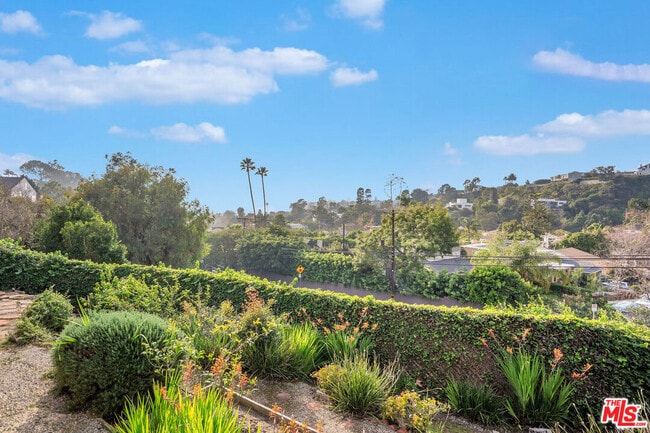 Photo - 547 Stassi Ln