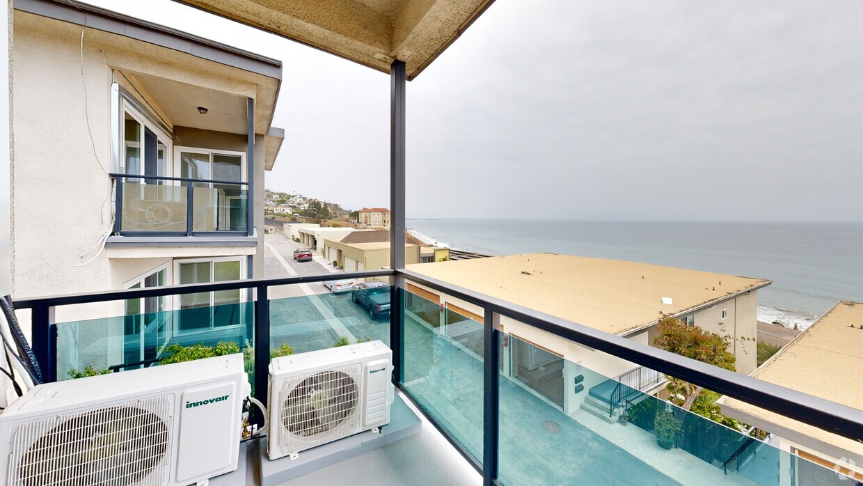 3D Tour - Malibu Coastline Apartments