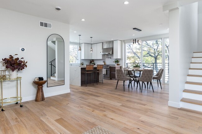 Building Photo - Brand New LUXURY 2026 Construction Homes in Silverlake! Unit 2822 Rowena Ave