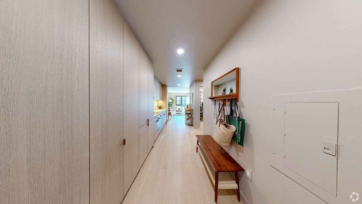 3D Tour - 700 Broadway