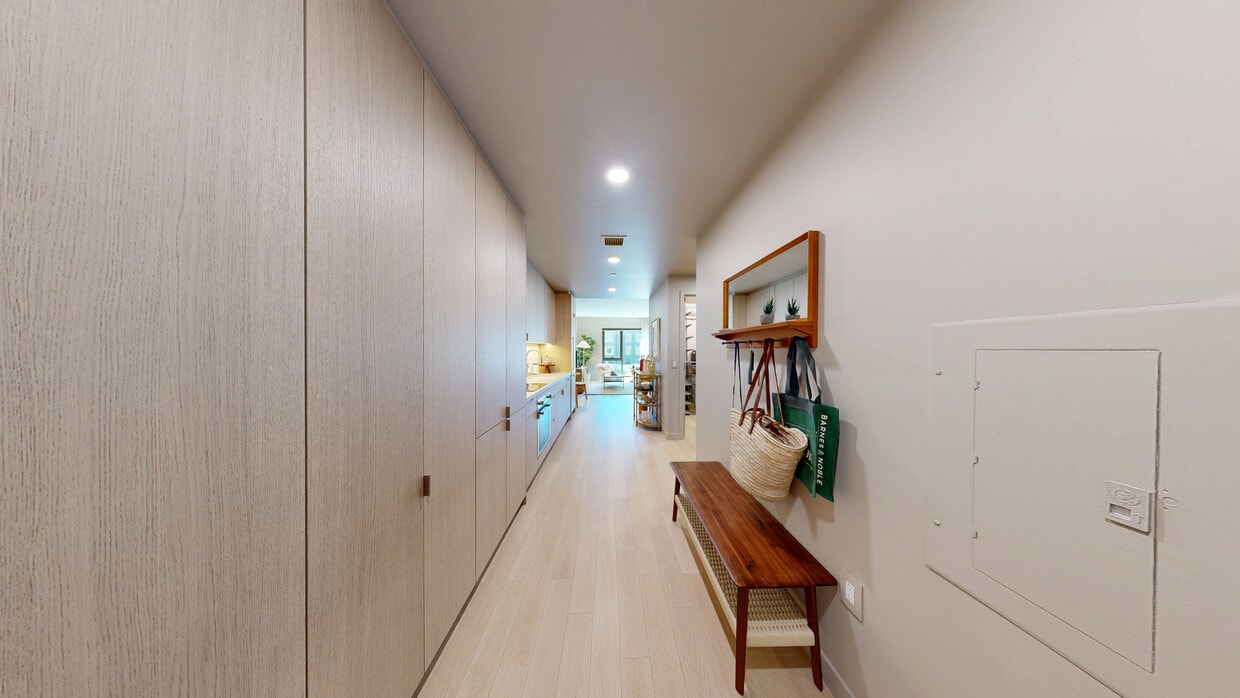 3D Tour - 700 Broadway