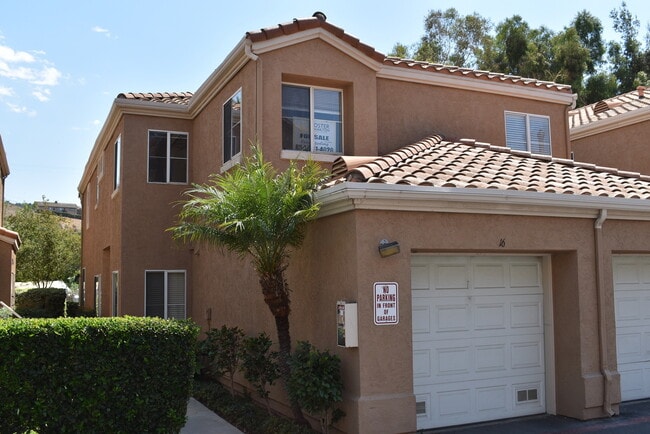 2 Story 3 Bedroom 2.5 Bath Townhome with A... - 2 Story 3 Bedroom 2.5 Bath Townhome with A...