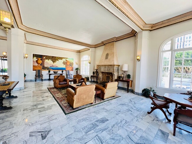 REDUCED REDUCED REDUCED: Spacious studio ... - REDUCED REDUCED REDUCED: Spacious studio ... House
