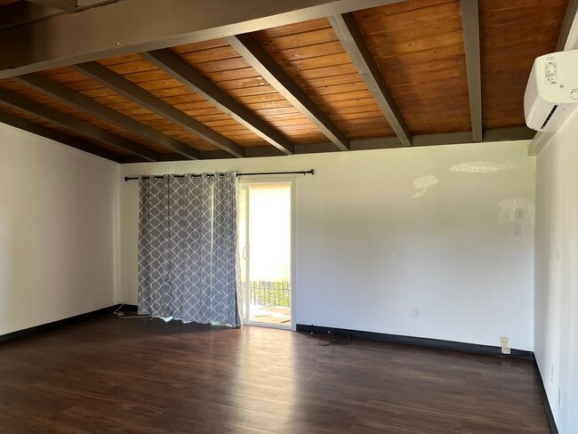 Ceiling in Living Room - 4607 Plaza Ln Unit #E