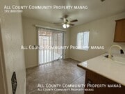 Photo - 2277 Oak Ave