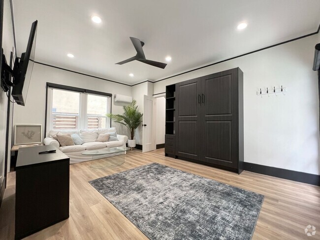 Building Photo - **932 E 2nd St 2nd St #7 Long Beach** Full... Unit 7 Rental