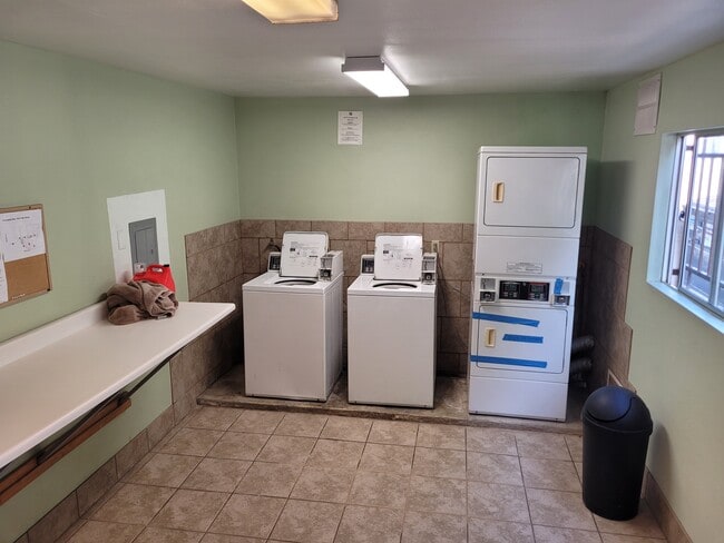 Laundry room - 1301 Hemlock Ave Unit 6