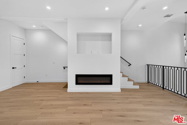Photo - 2420 Council St