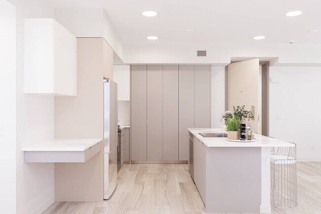 Photo - Geneva @ Venice