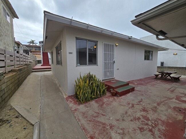 Building Photo - Morena Blvd. 2827-2831 Unit 2829