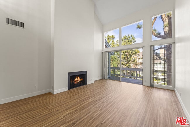 Photo - 4338 Redwood Ave Unit B315