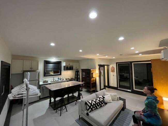 Building Photo - 7713 Owensmouth Ave Rental