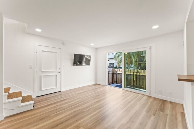 Photo - 4329 Van Nuys Blvd Unit 2